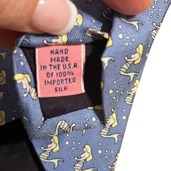 Vineyard Vines Blue Mermaid Print Silk Tie neck tie - Picture 7 of 7